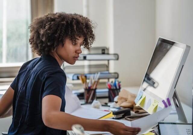 Posture de travail adaptée au bureau